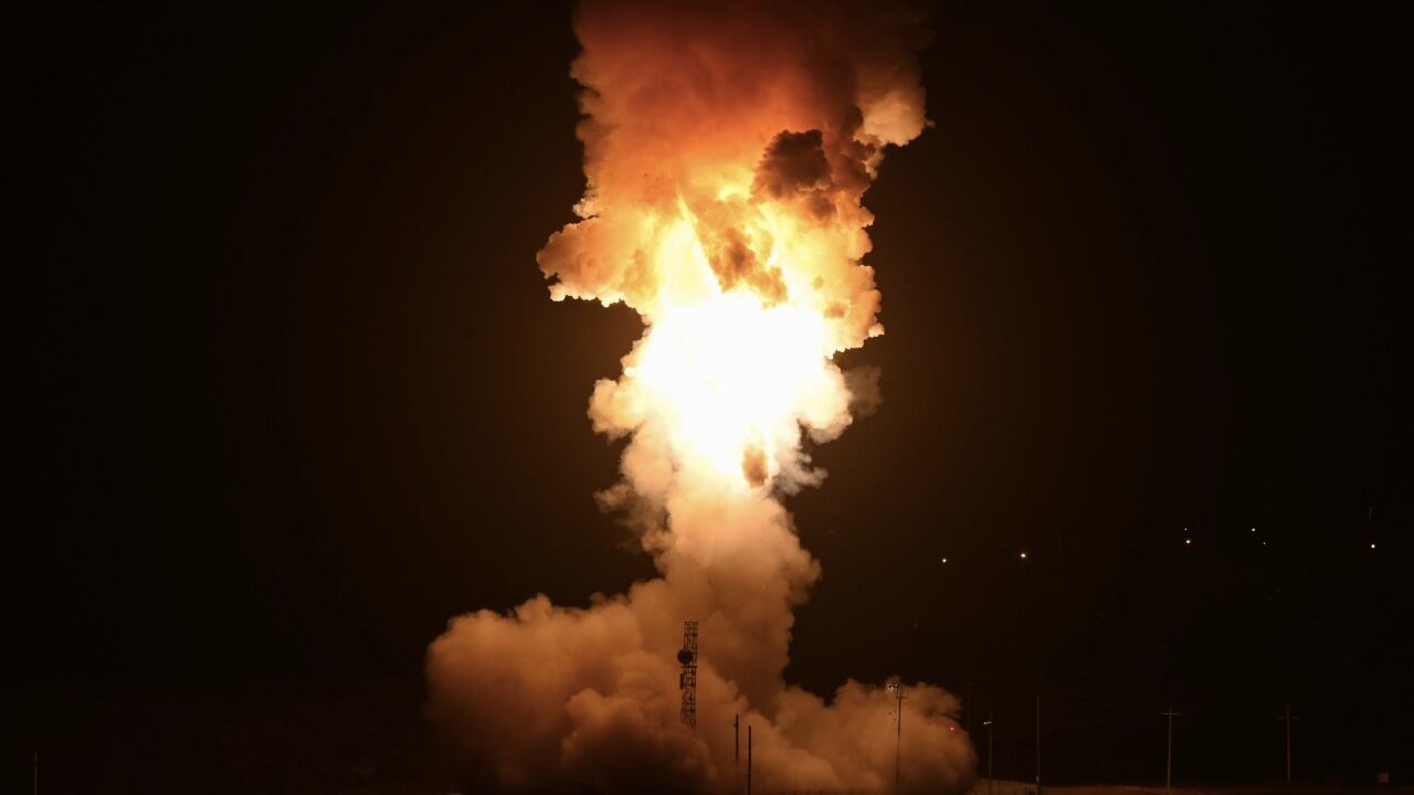 Así se vio el lanzamiento del misil balístico desde California, Estados Unidos