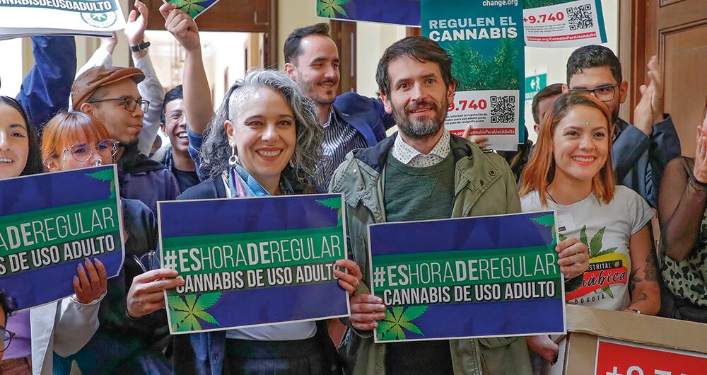     La marihuana no es  una sustancia inofensiva, como ocurre con otros productos que actúan sobre el sistema nervioso; está demostrado que puede generar adicción o dependencia.