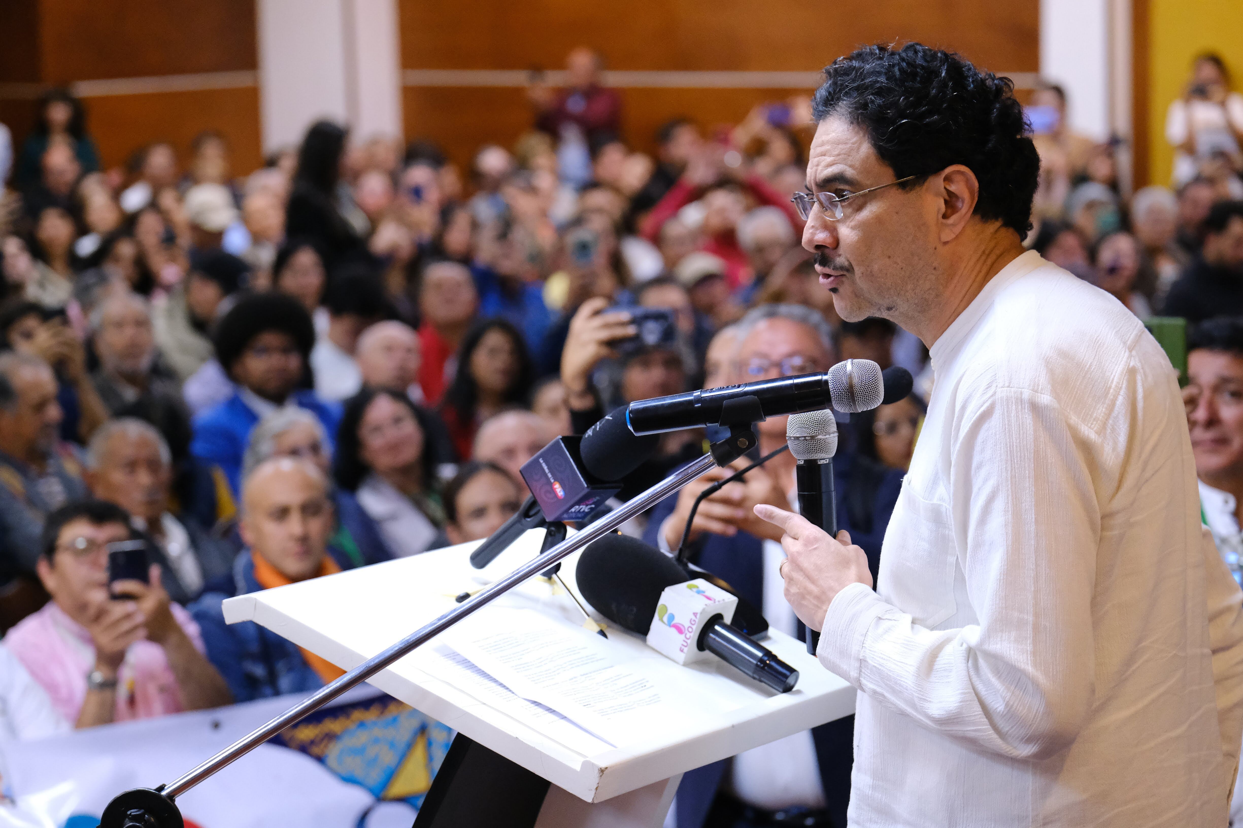 Ivan Cepeda en campaña a presidencia. Fotos Cortesia: Nelson Cárdenas.
