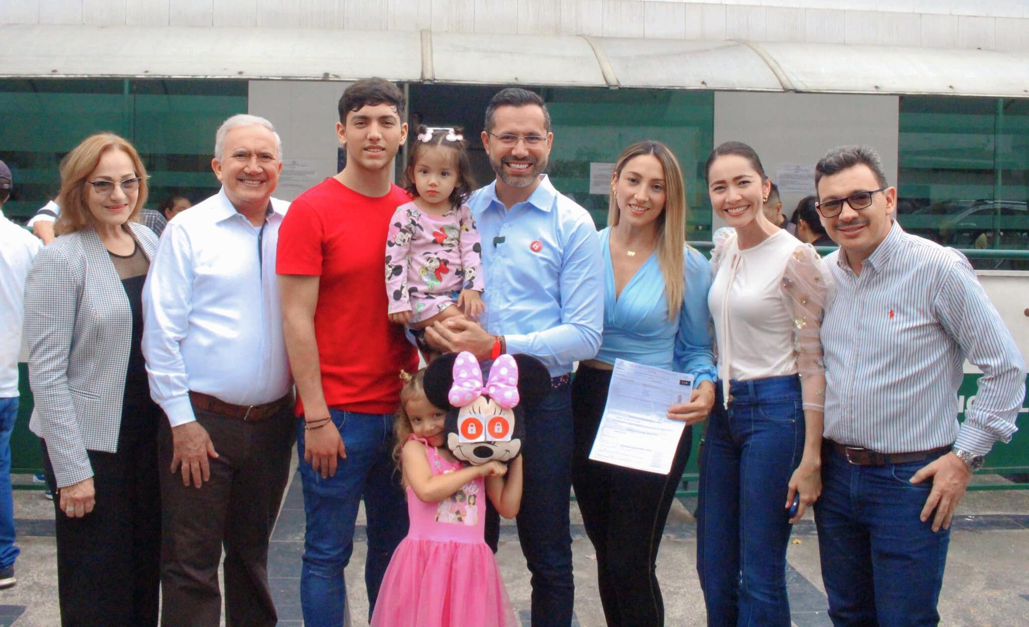 Jaime Andrés Beltrán, está casado y es padre de tres hijos.