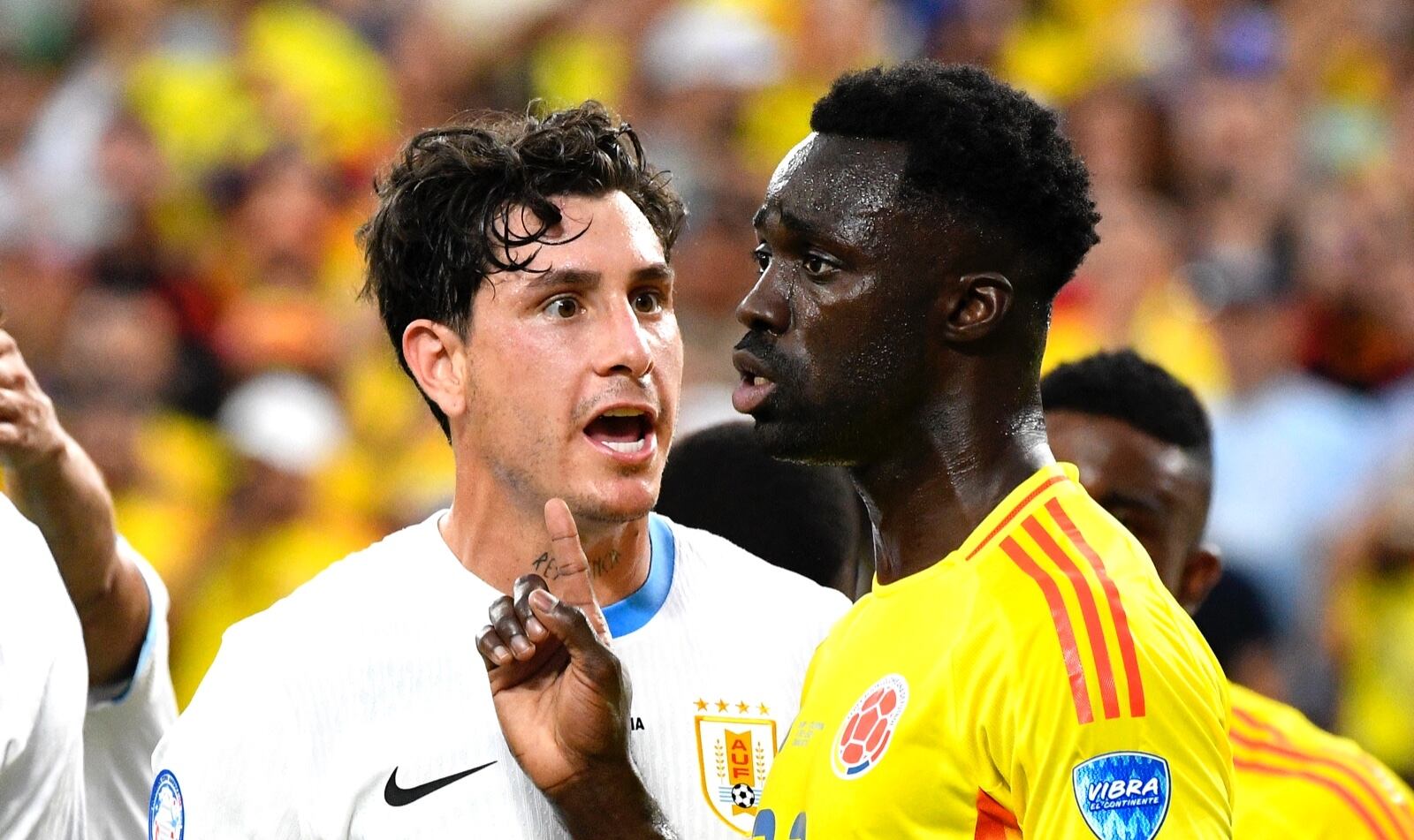 José María Giménez y Dávinson Sánchez en el partido de semifinales de la Copa América 2024.