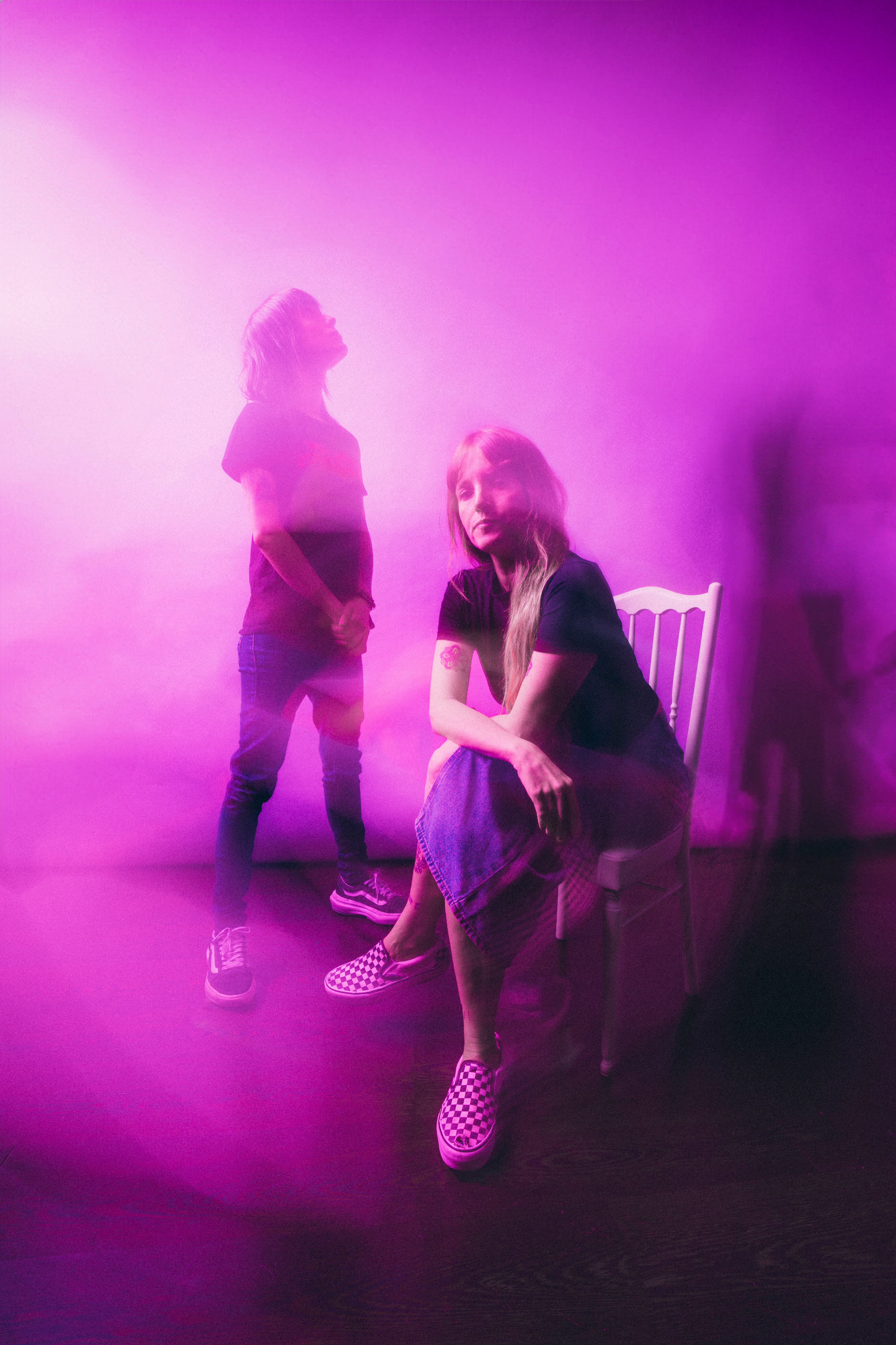 Bala es una banda gallega de stoner rock / grunge formada por la coruñesa Anxela Baltar (guitarra y voz) y la pontevedresa Violeta Mosquera (batería y voz).