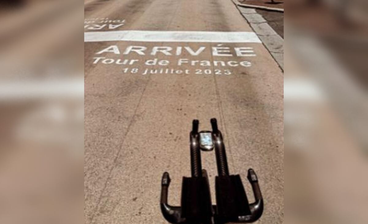 La imagen que delata a Egan sobre su presencia en el Tour.