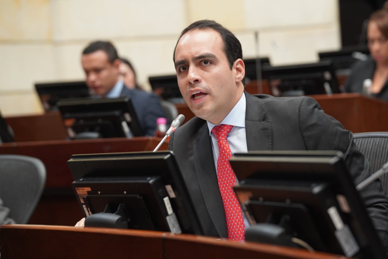 Senador Alejandro Vega.