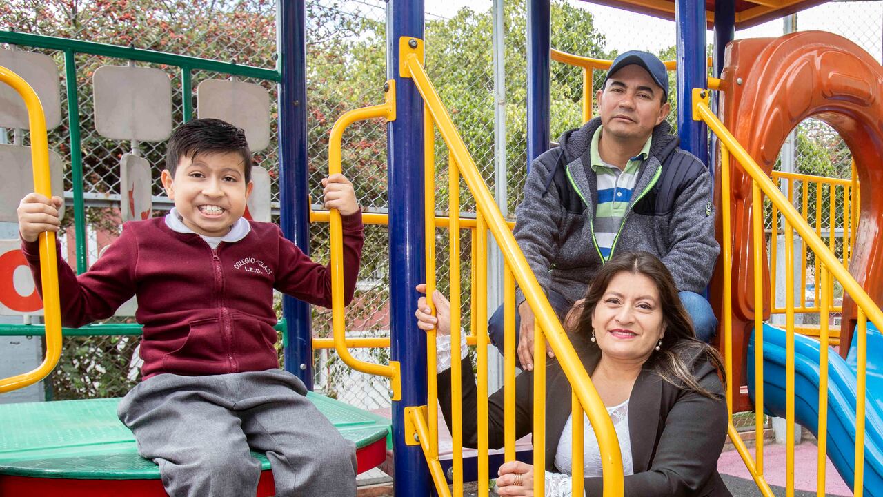 Juan Sebastián, de 8 años, fue diagnosticado con trastorno de desarrollo del habla.