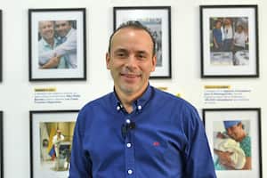 LEYENDA
Alejandro Eder convoca a los periodistas de la ciudad a una rueda de prensa en la que se anunciará que el candidato denuncia al alcalde de Cali Jorge Iván Ospina, por participación indebida en política