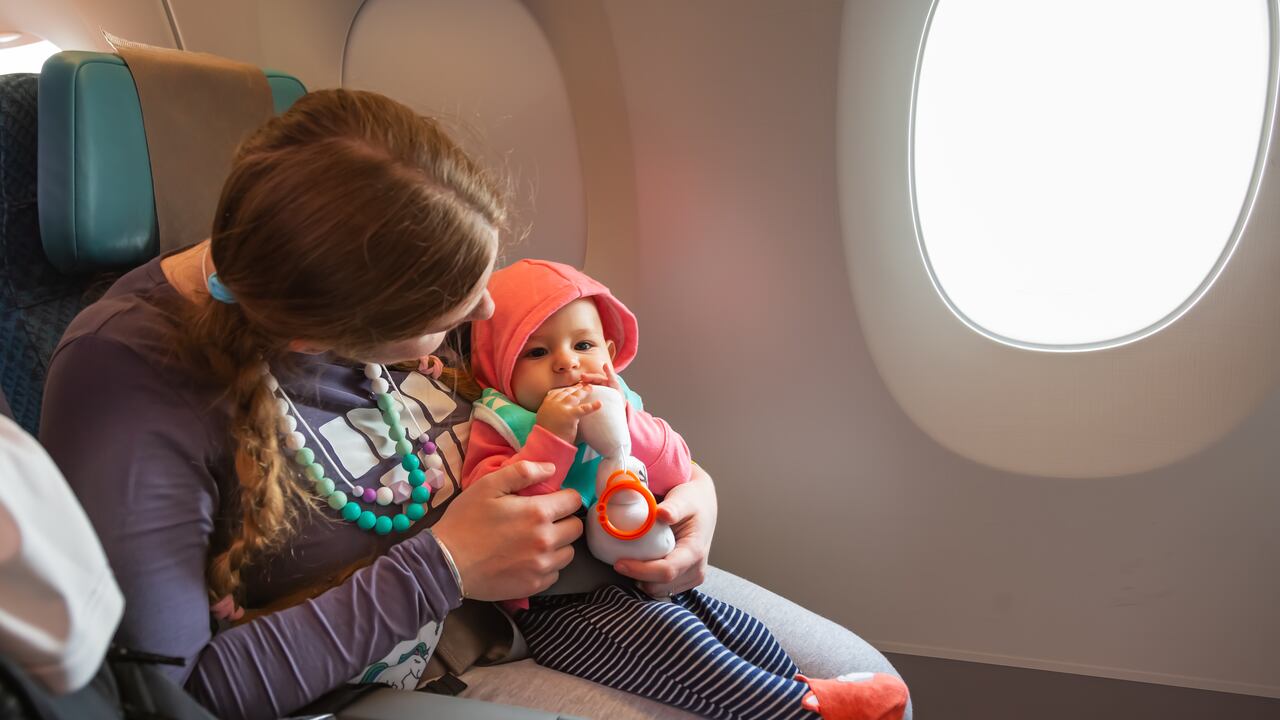 Los consejos para que su bebé viaje tranquilo en avión