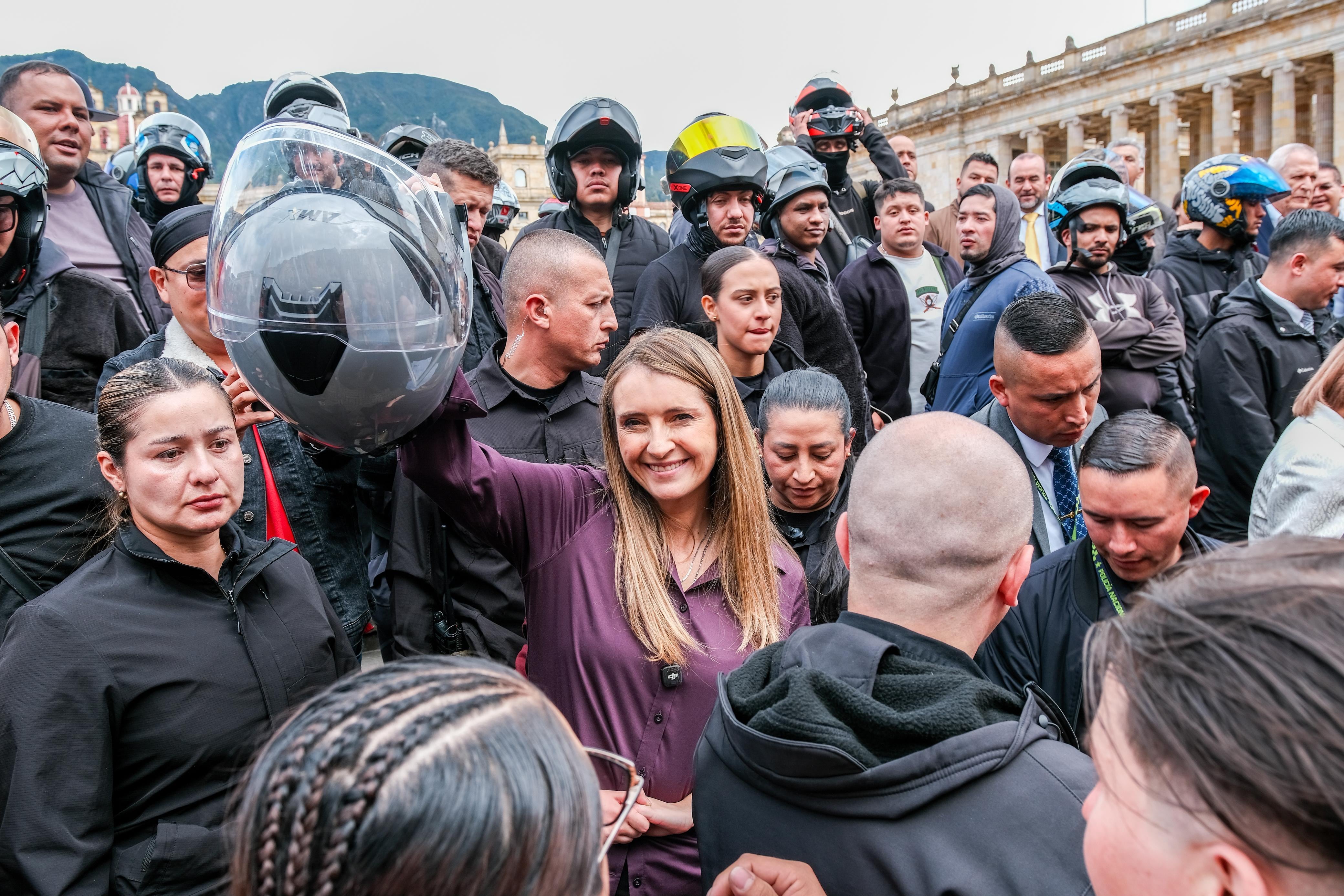 Paloma Valencia anunció proyecto para pagar el Soat a las motos.