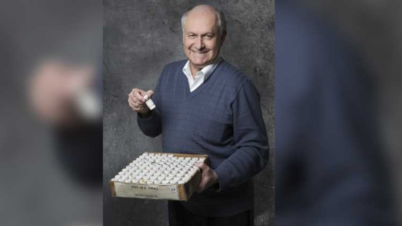 Patarroyo viajará a África para vacunar poblaciones en riesgo en Costa de Marfil, Ghana y Senegal. Él mismo es el vacunado número siete de su invento y dice que ha recorrido estos territorios “impunemente” sin enfermarse de malaria. Por sus trabajos es todo un héroe en varios países de ese continente, a tal punto que en Senegal hay un colegio con su nombre.