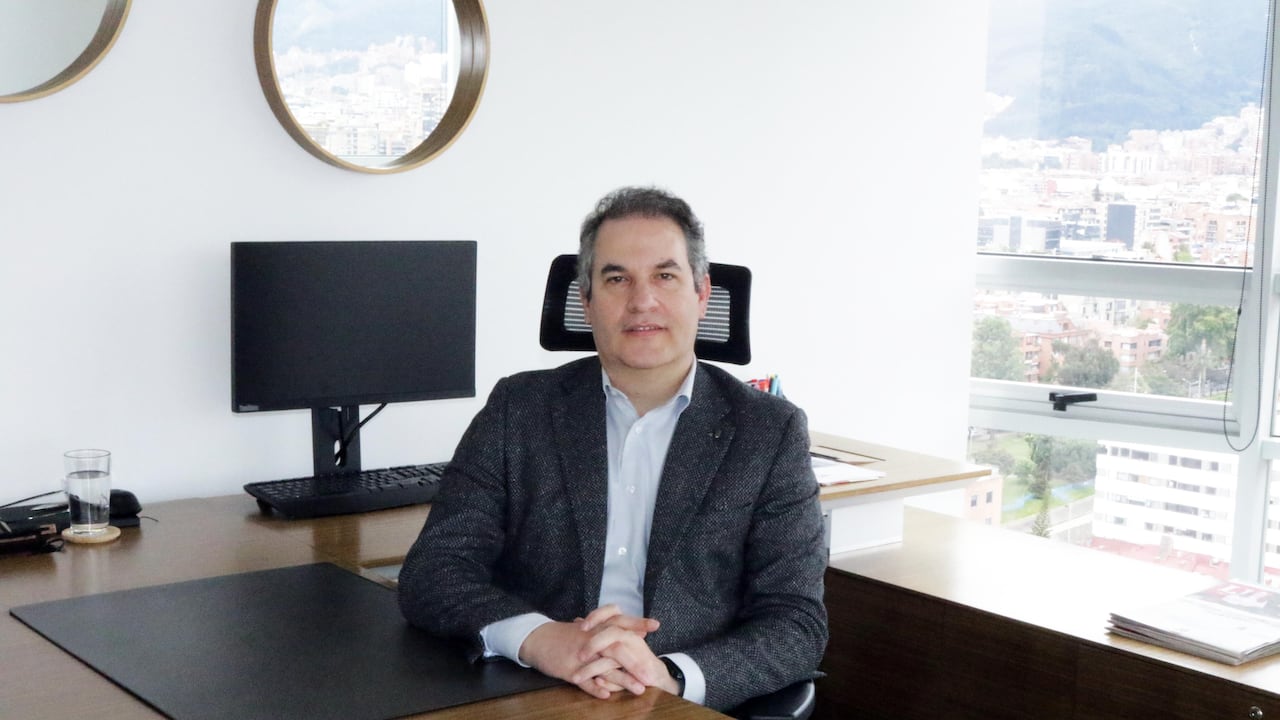 Manuel Pérez Badel como Chief Executive Officer (CEO) de Transfiriendo.