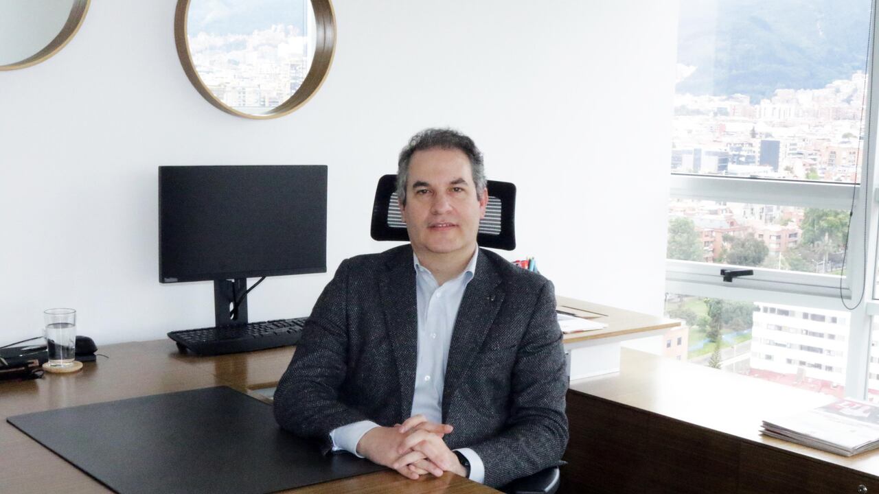 Manuel Pérez Badel como Chief Executive Officer (CEO) de Transfiriendo.