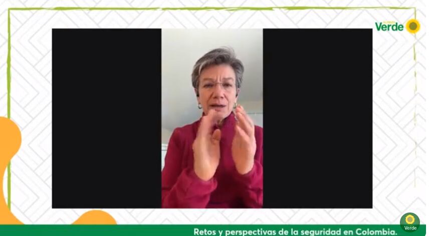 Claudia López apareció en foro de seguridad.