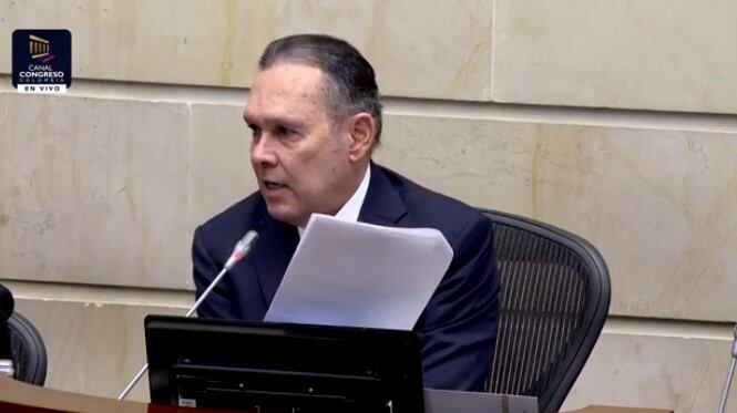 Efraín Cepeda, senador de la República, en debate sobre cobro de valorización por vías 4G