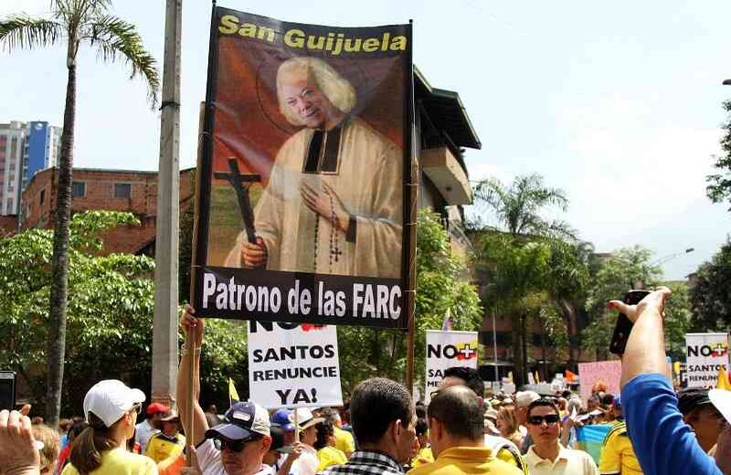 Algunos de los manifestantes imaginaron creativas formas de protestar. Foto: Pablo Andrés Monsalve / SEMANA