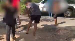 La mujer y los dos niños tenían muestras de maltrato en su cuerpo, cuando fueron encontrados por los oficiales.