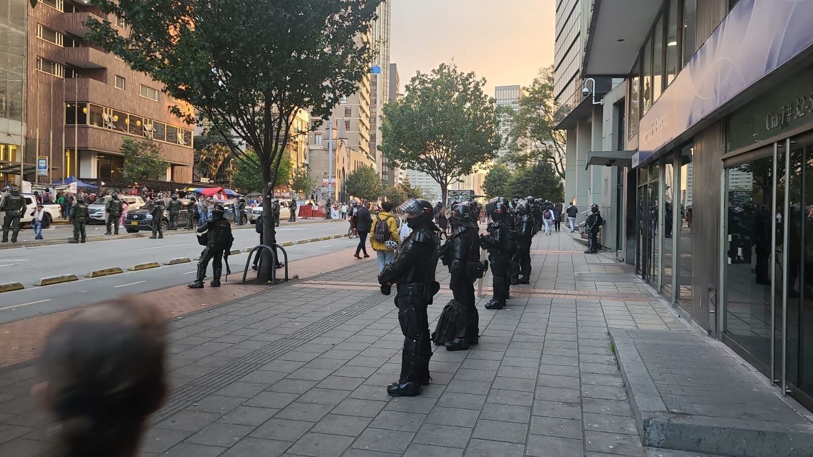 Unidades policiales en la Carrera Séptima