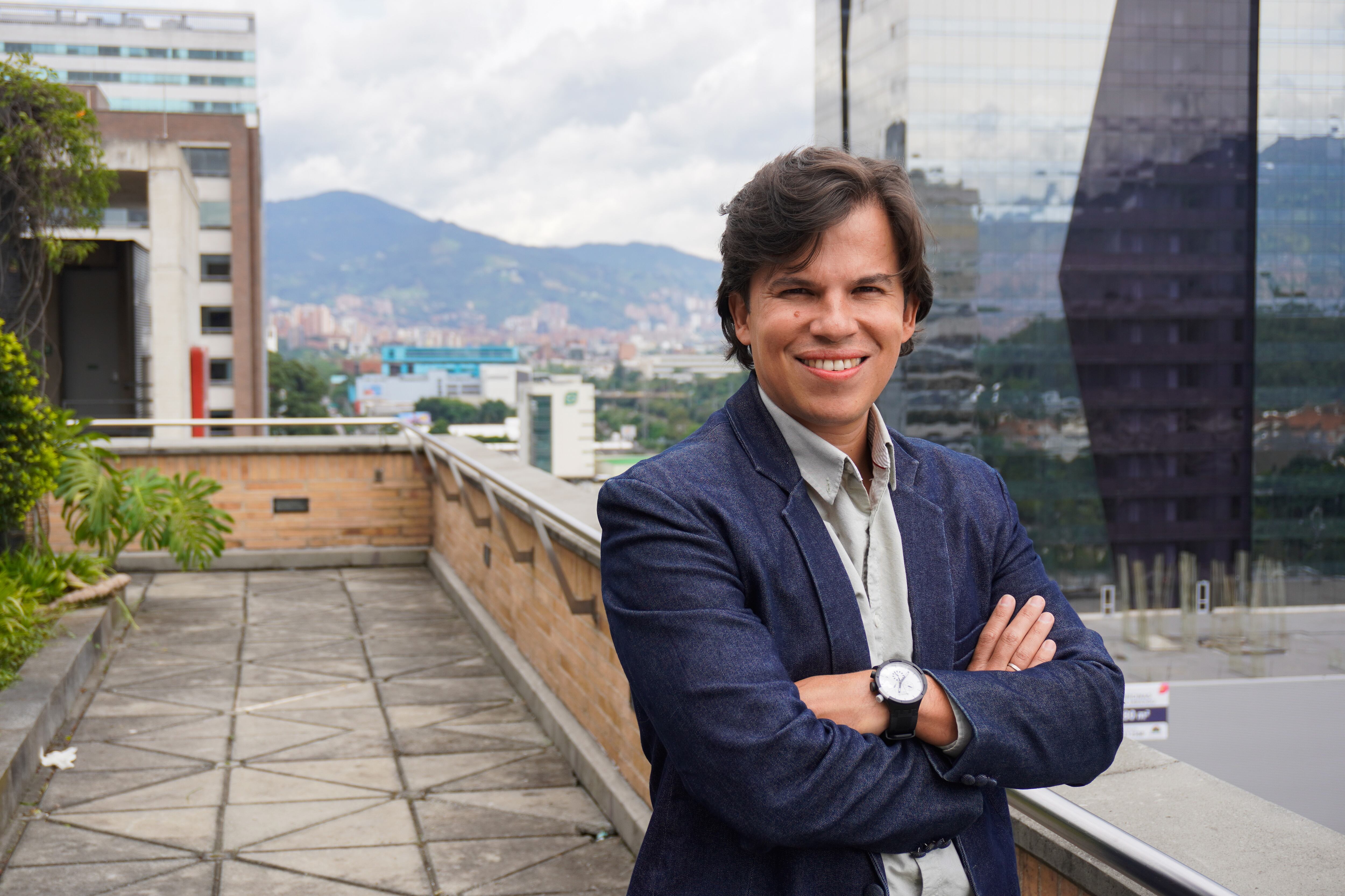 Carlos Murillo, CEO de DataKnow.