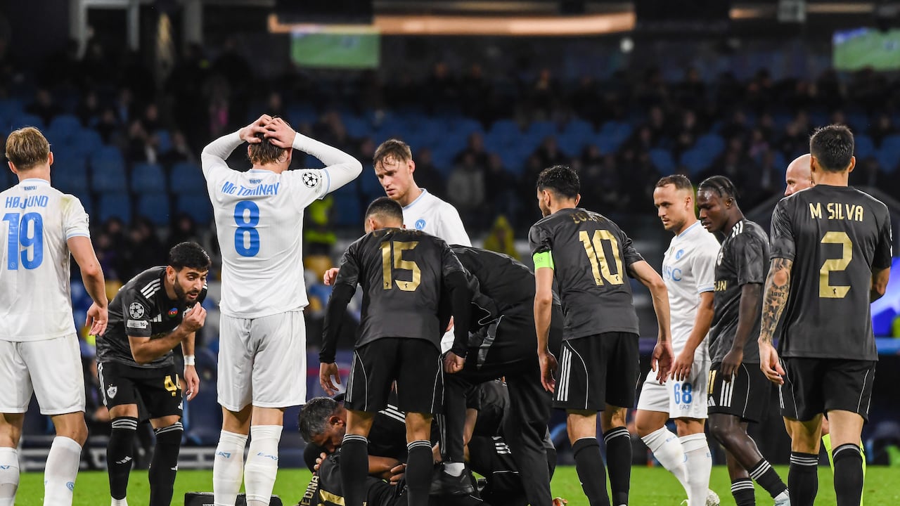 Momento de preocupación por Kevin Medina, luego de haber sido impactado en su cabeza por un balón.