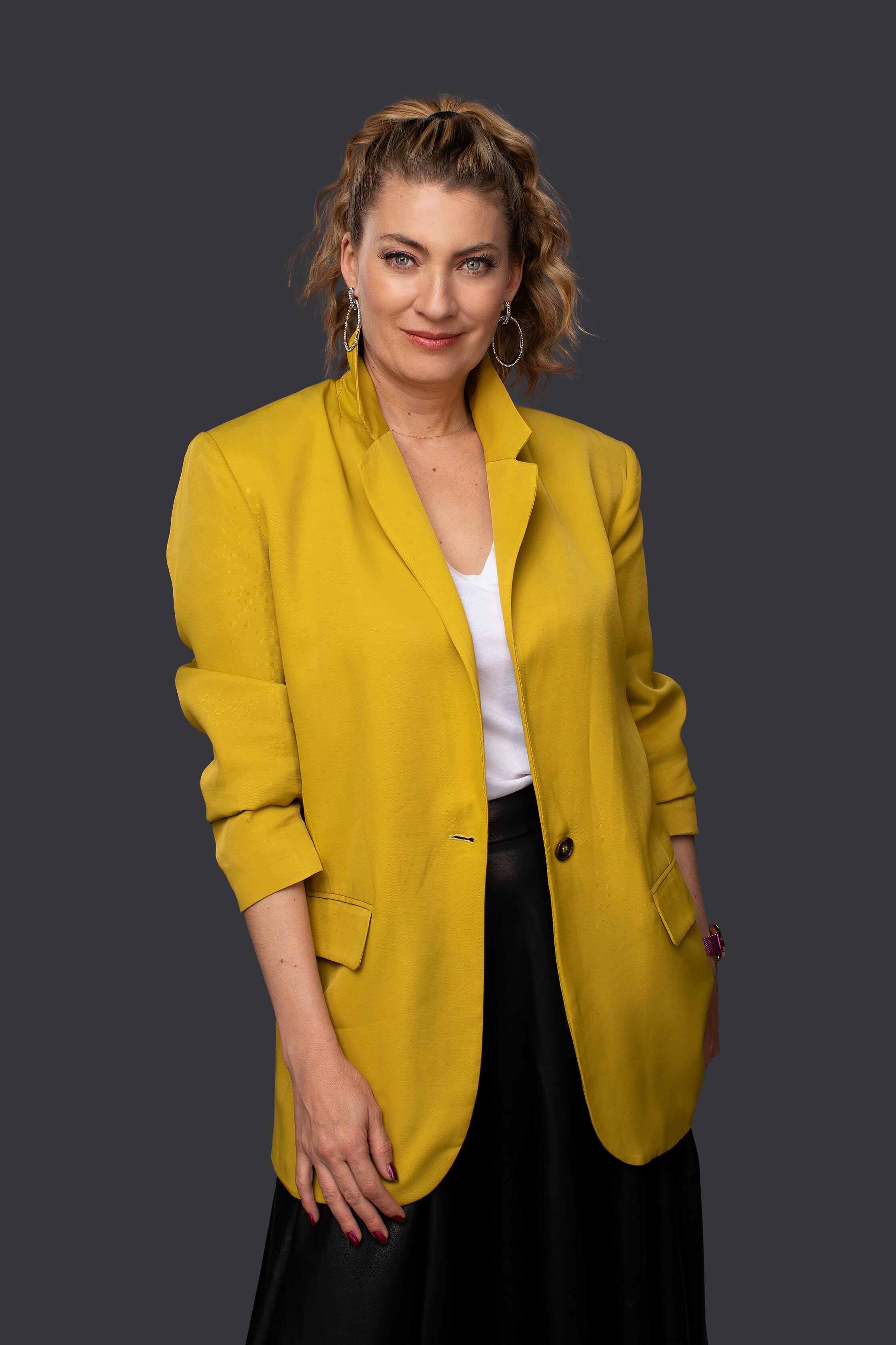 Adriana Arango, interpreta a Violeta Dávila en Ana de Nadie