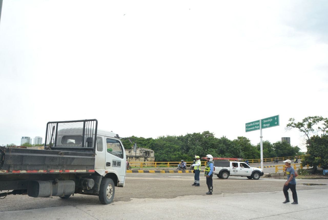 La restricción aplica para vehículos con capacidad de carga de 3.5 toneladas.