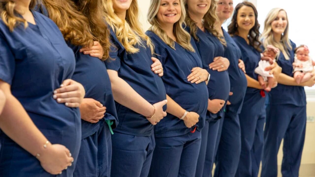 Doce enfermeras quedaron embarazadas al mismo tiempo.