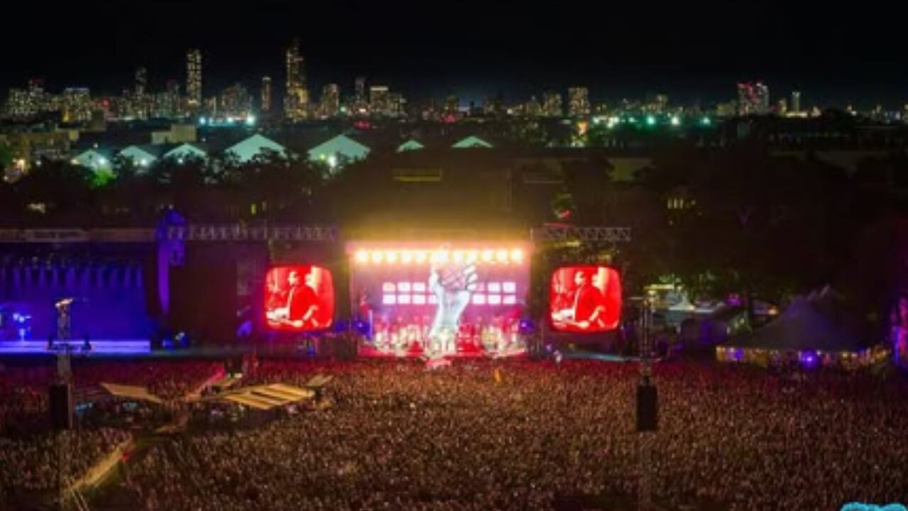 Un muñeco parecido a Elon Musk fue decapitado en el escenario durante un festival de música rock en Chicago este fin de semana.