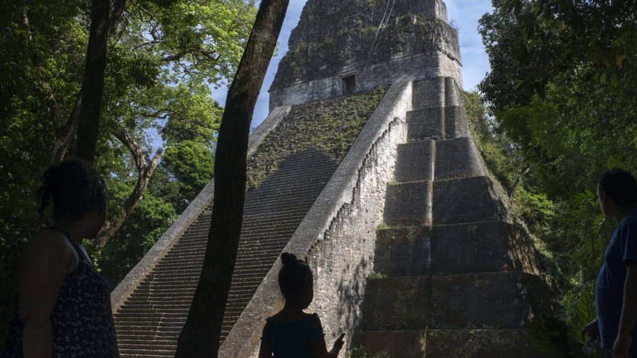 La ciudad maya de Tikal acumuló más de 1.500 años de desarrollo continuo antes de su transformación.