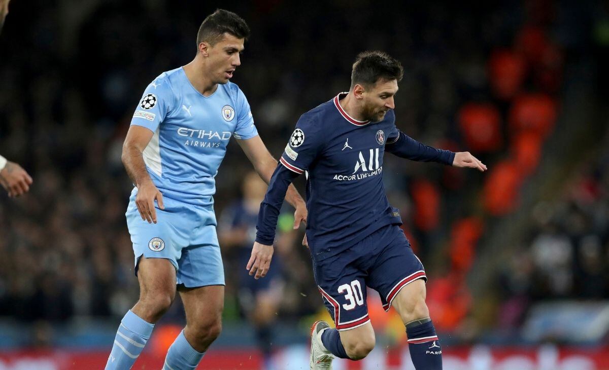 Messi no pudo con el City de Guardiola que se clasificó a los octavos de final.