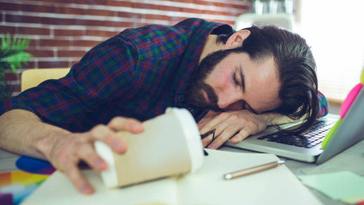 los cinco países en los que la gente se acuestan más temprano son: Sudáfrica, Australia, Nueva Zelanda, Colombia y Dinamarca.