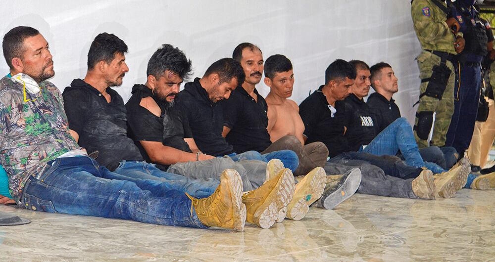 “Fuimos engañados. Nos reuníamos como niños chupando dulces, contentos porque era buena la paga”. 