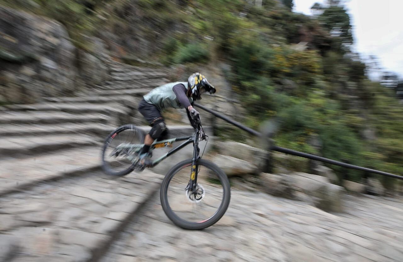 Red Bull Monserrate Cerro Abajo, la carrera de downhill urbano más larga del mundo culminó con éxito