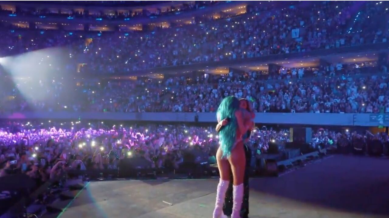 Las dos artistas compartieron tarima en la Arena México.