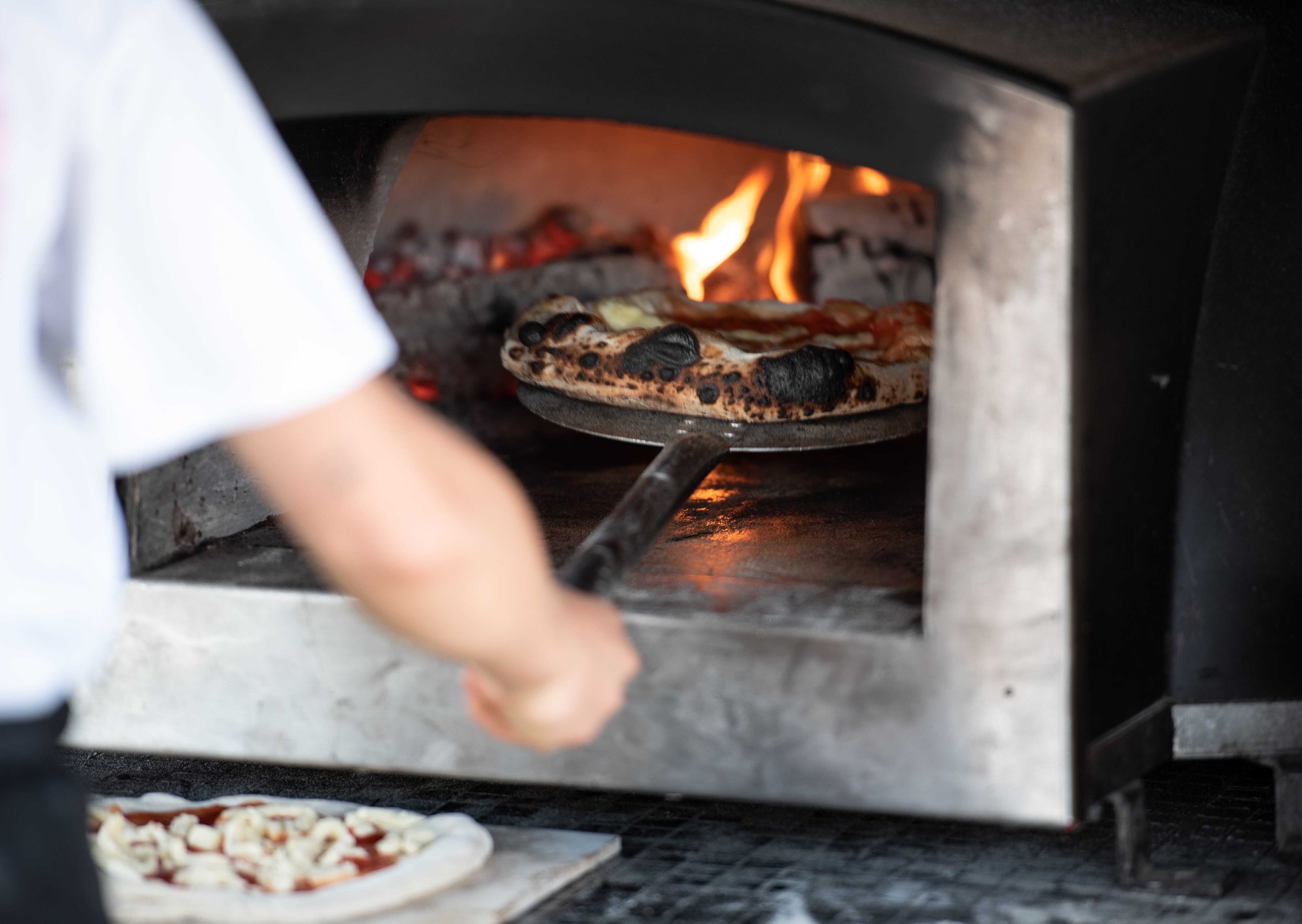 Reconocida cadena de comida italiana se declara en quiebra y comienza a cerrar locales en EE.UU.