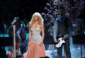 LAS VEGAS, NV - NOVEMBER 10: Shakira performs onstage at the 12th Annual Latin GRAMMY Awards held at the Mandalay Bay Resort & Casino on November 10, 2011 in Las Vegas, Nevada. (Photo by John Shearer/WireImage)