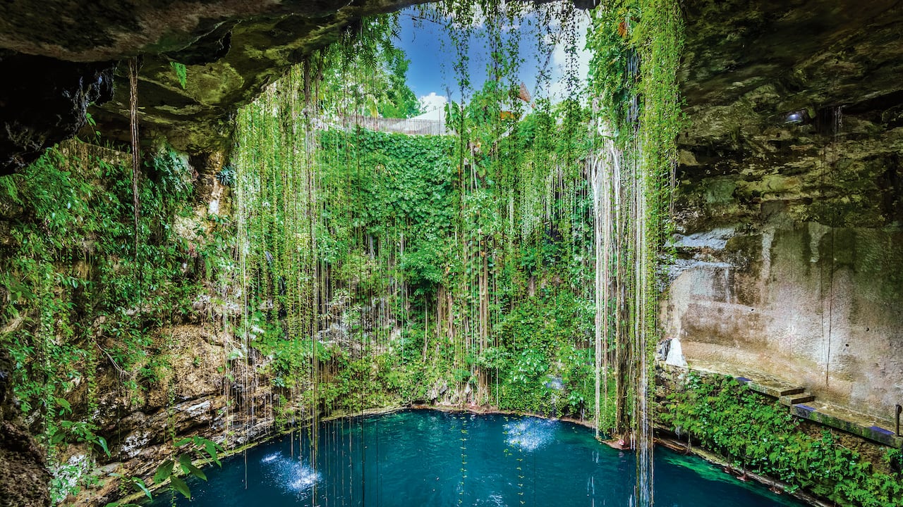 Cenote Ik-Kil, ubicado en la península de Yucatán, México.