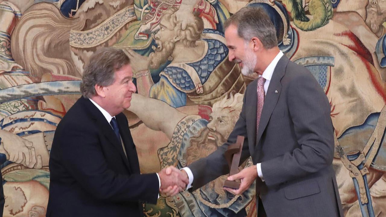 El Rey entrega el “VIII #PremioEnriqueVIglesias al desarrollo del Espacio Empresarial Iberoamericano" de CEAPI a Jaime Gilinski, presidente Grupo Gilinski