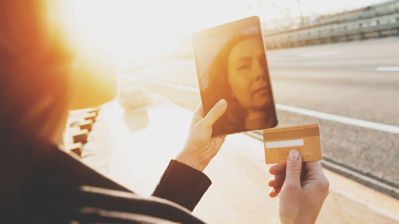 Solo el 30 por ciento de las mujeres colombianas poseen cuentas de ahorro o corriente.