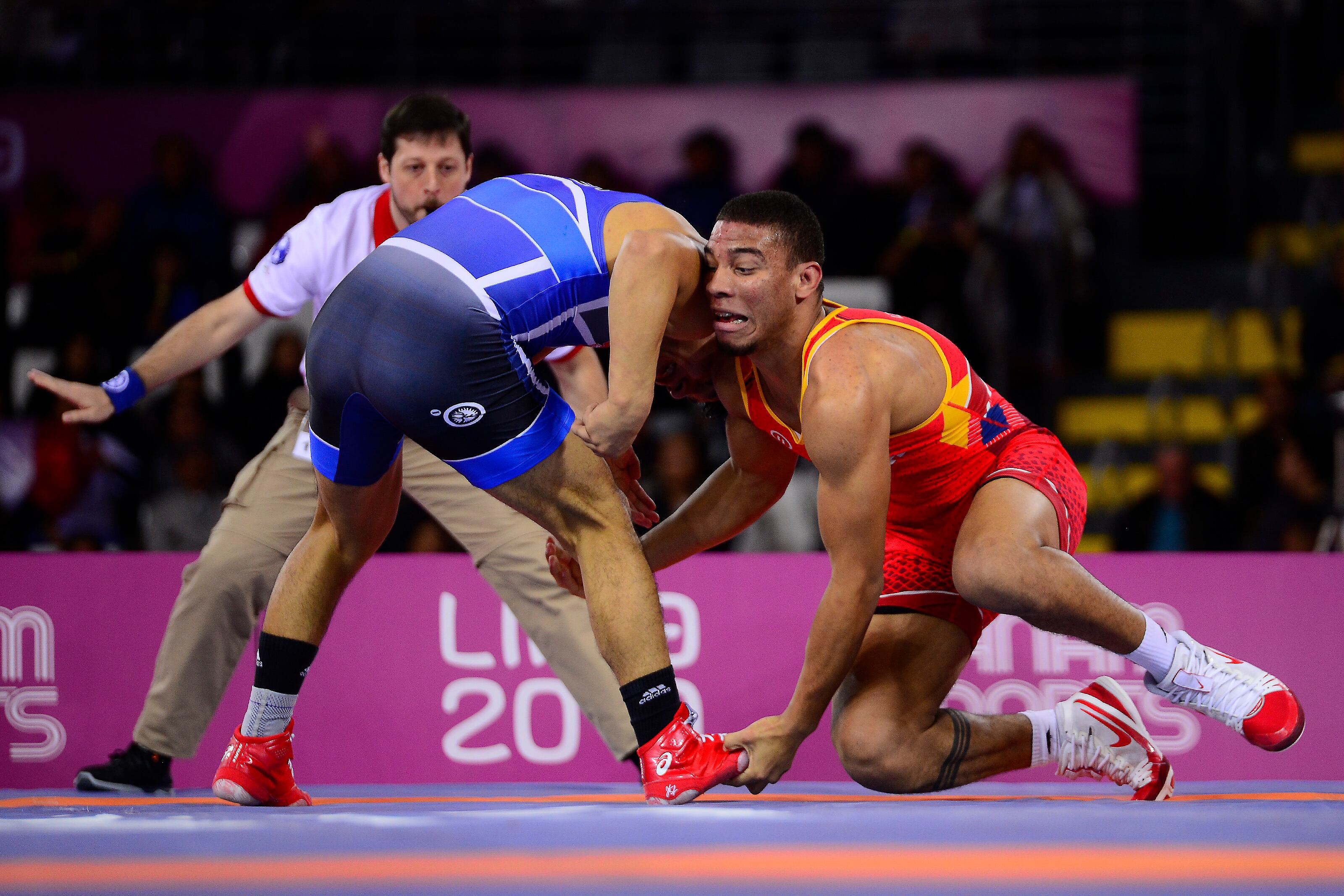 Carlos Izquierdo | Lucha. El deportista vallecaucano de 22 años participará por segunda vez en los Juegos Olímpicos. En esta oportunidad, competirá en la categoría de 86 kilogramos y trae consigo nuevas experiencias, como su paso por los Juegos Panamericanos, de donde trajo una medalla de bronce. Foto: Jaime López / Jam Media