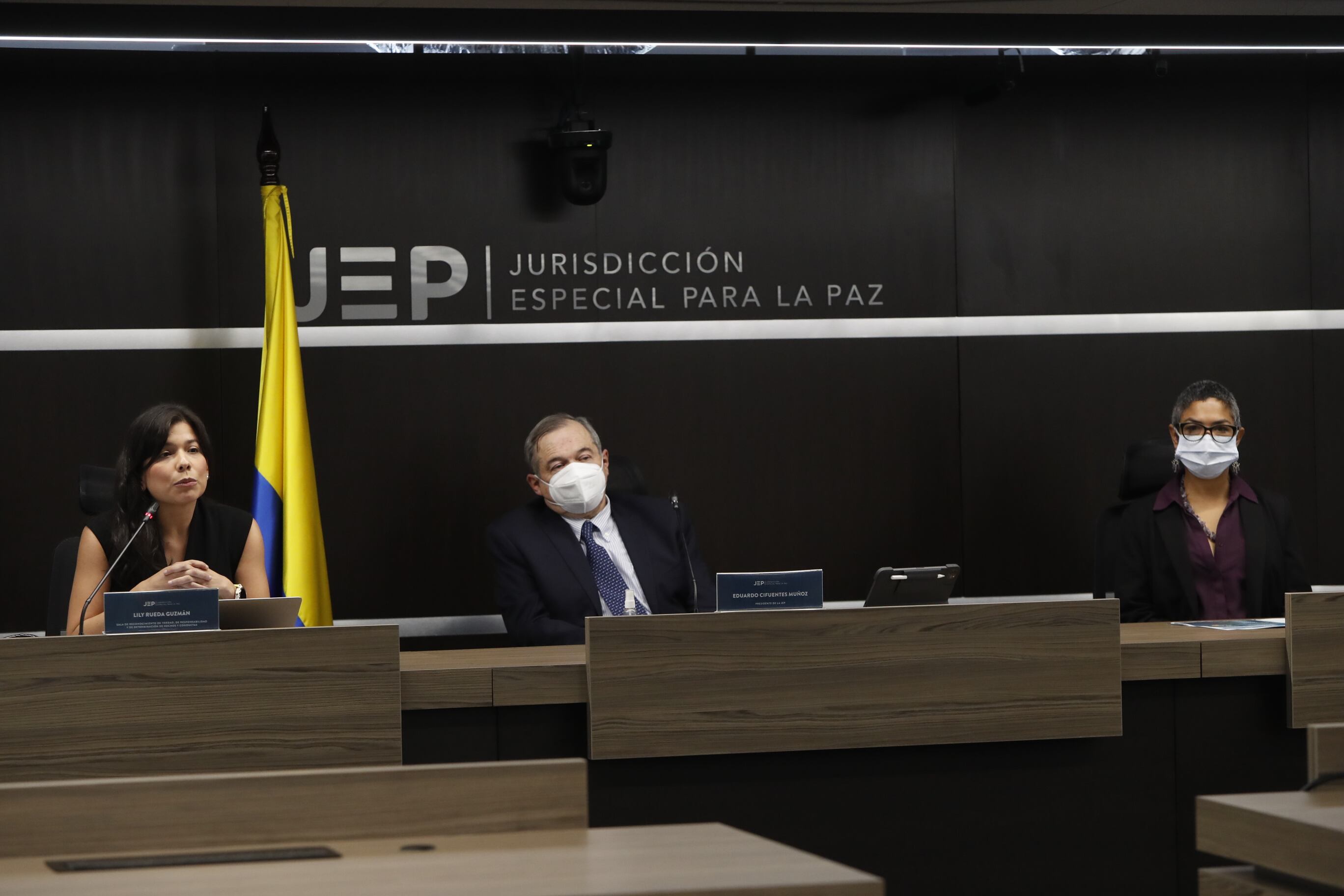 Magistrada Lily Rueda Guzmán y  Eduardo Cifuentes Muñoz en la JEP