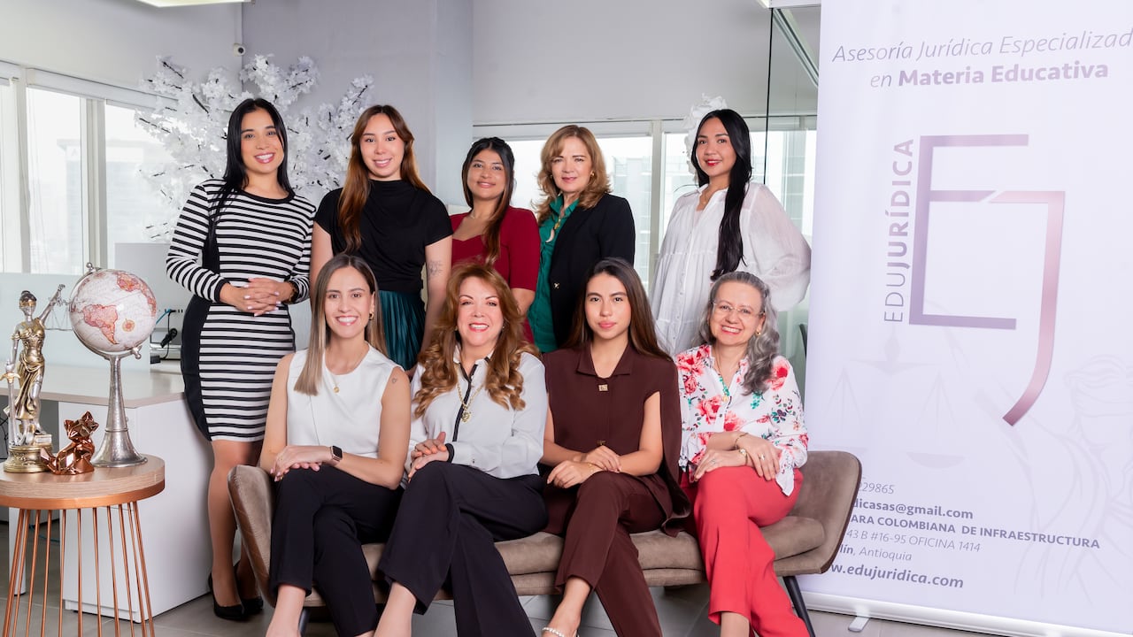 Equipo de asesores legales de Edujurídica.