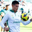 James Rodríguez haciendo un dominio de balón en el Club León