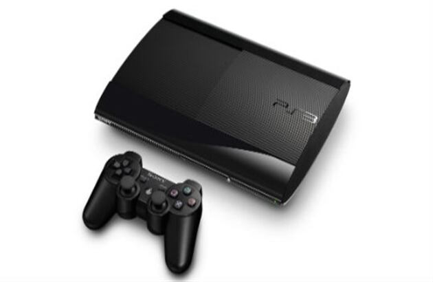 Play Station 3 llega a Colombia en el 2008. Tiene puertos USB, formato óptico de alta definición con Blu Ray, conectividad a Internet. 