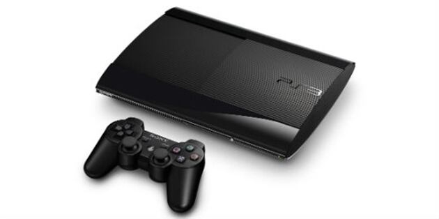 Play Station 3 llega a Colombia en el 2008. Tiene puertos USB, formato óptico de alta definición con Blu Ray, conectividad a Internet. 