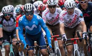 El ciclista colombiano perdió minutos en la general.