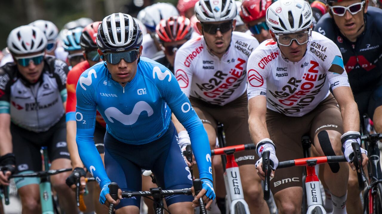 El ciclista colombiano perdió minutos en la general.