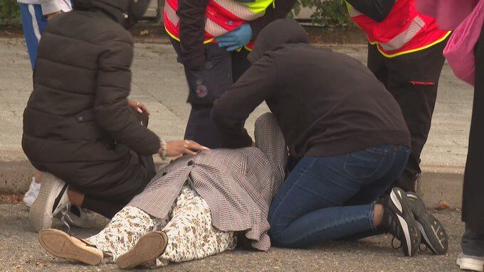 Tensión en el masivo desalojo de okupas en Alcobendas: "A las 4 la mañana ya estaba aquí la Policía"