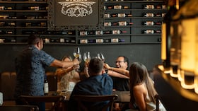 El sector vitivinícola enfrenta un esquema tributario que ha tenido un impacto significativo en el precio final al consumidor.