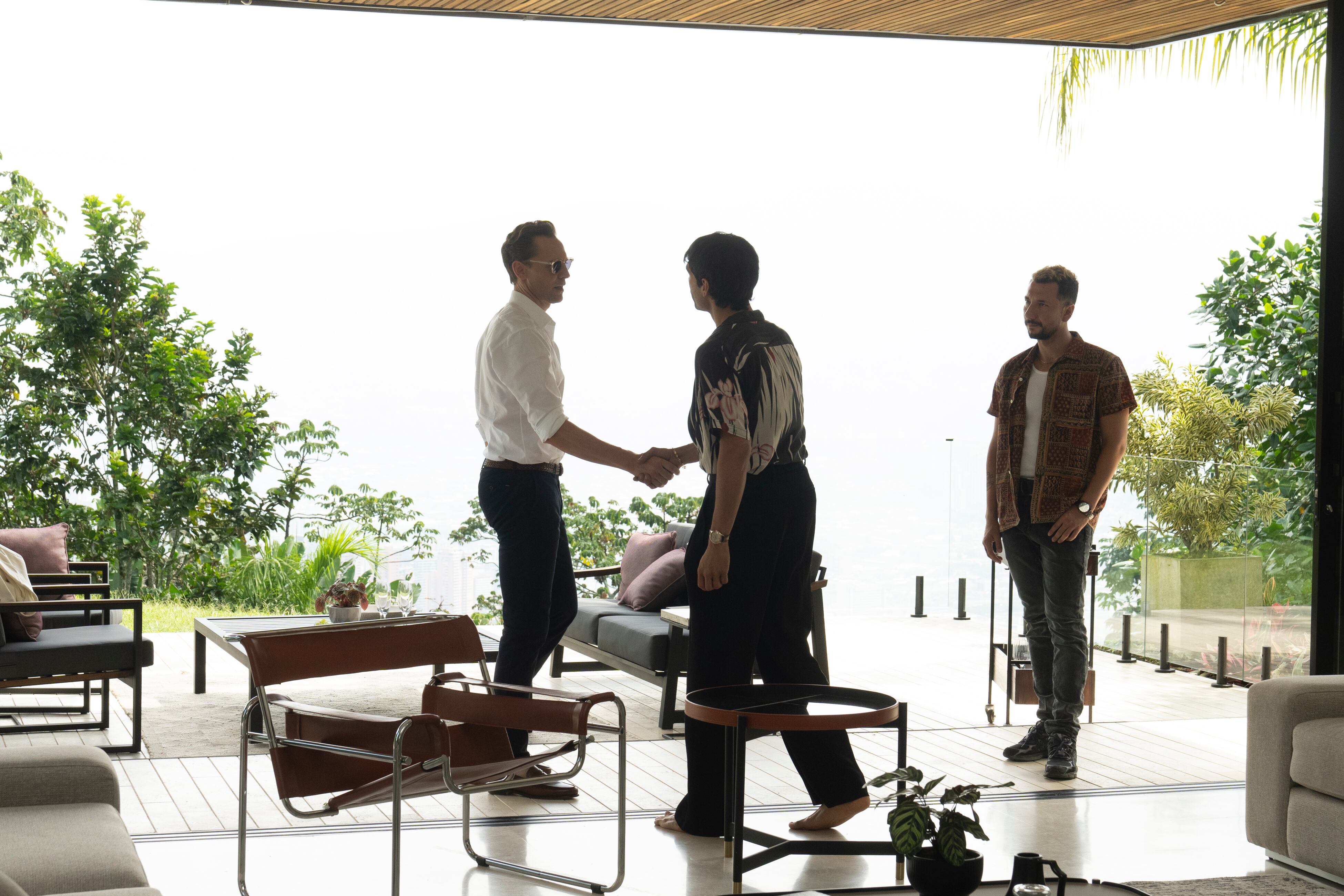 Fabio Espinosa, actor bumangués actúa junto a Tom Hiddleston en ‘El Infiltrado’ de Prime Video