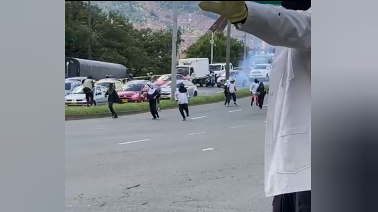 El tráfico está suspendido en la zona en ambos sentidos de la avenida