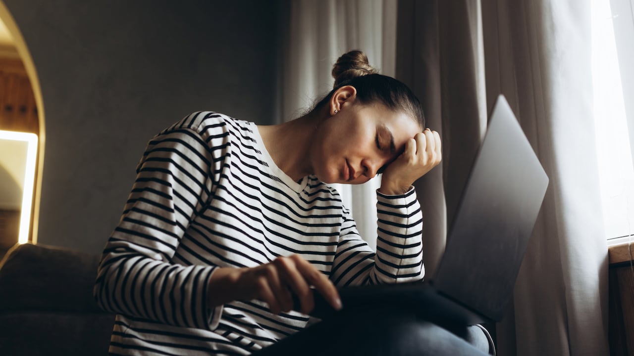 El bajo autoestima afecta el ambiente laboral.